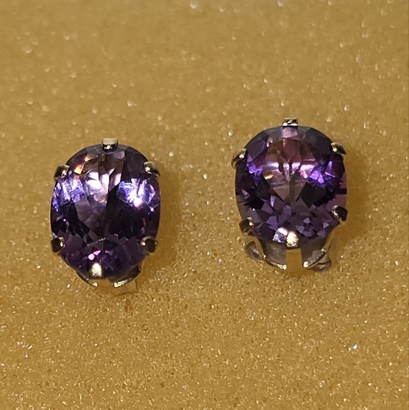Oval Cut Amethyst & 10K Gold Earrings - Picture 3 of 8